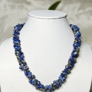 Sodalite Sizzler - DN0101 - Sodalite chips, in a 16" choker style necklace