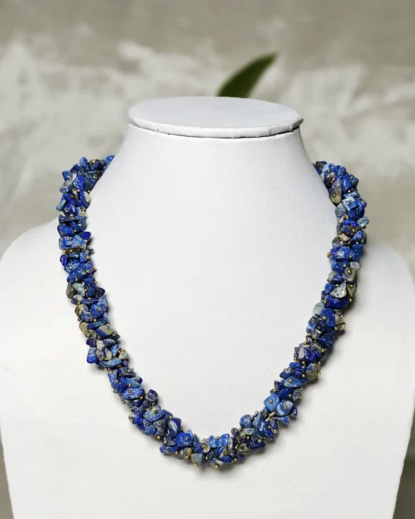 Sodalite Sizzler - DN0101 - Sodalite chips, in a 16" choker style necklace