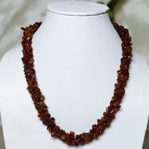 Agate Allure - DN0104 - Agate chips, in a 16" choker style necklace