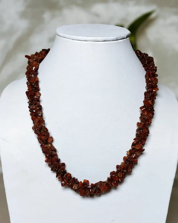 Agate Allure - DN0104 - Agate chips, in a 16" choker style necklace