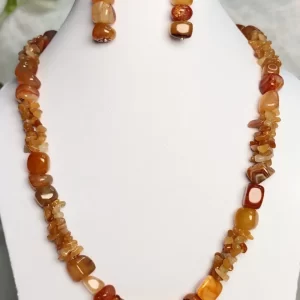 Orange Burst – DN0348 - Tumbles of bright orange agate with bright orange Onyx chips come together in a warm embrace in this 19” necklace. And a pair of matching earrings to complete your ensemble!