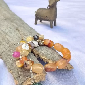 Tropical Burst - DB0064 - Bracelet - A clutch of delightful Onyx and Agate tumbles, chips, and beads in delicate tropical pastel shades – predominantly in dark orange – come together in this beautiful piece, guaranteed to be a conversation starter.